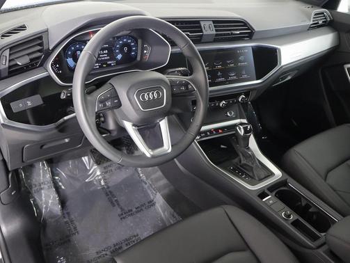 2024 Audi Q3 Premium 45 TFSI S line quattro Tiptronic