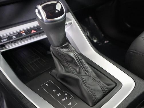 2024 Audi Q3 Premium 45 TFSI S line quattro Tiptronic