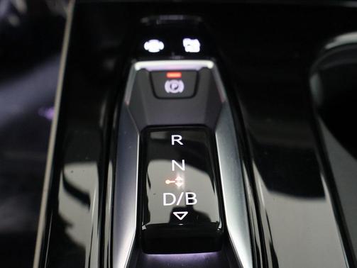 2025 Audi Q6 e-tron Premium Plus quattro