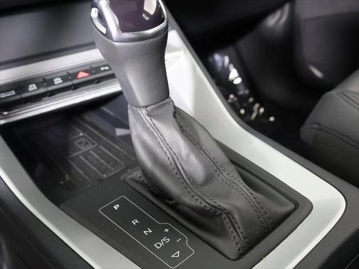 2024 Audi Q3 Premium 45 TFSI S line quattro Tiptronic