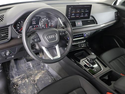 2023 Audi Q5 40 Premium