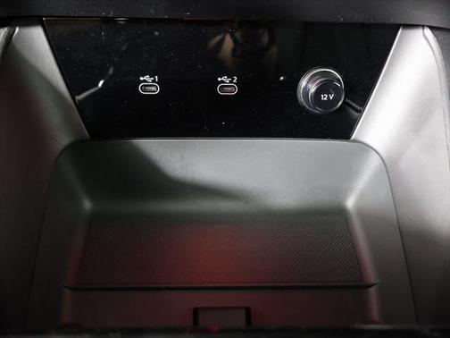 2025 Audi Q6 e-tron Premium Plus quattro