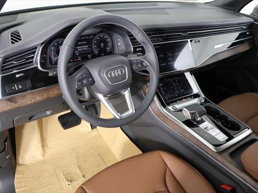 2025 Audi Q7 55 Premium Plus