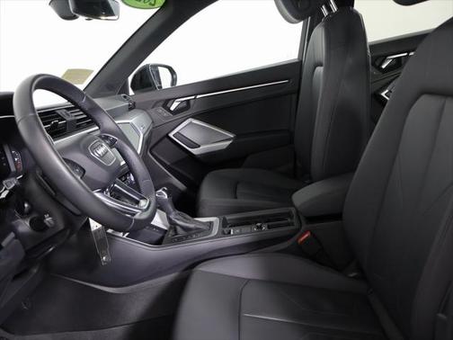 2022 Audi Q3 45 S line Premium