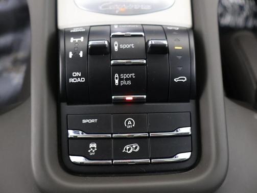 2017 Porsche Cayenne GTS