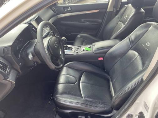 2012 INFINITI G37x Base