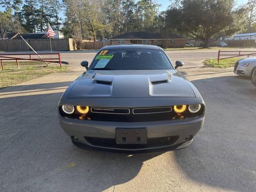 2017 Dodge Challenger SXT