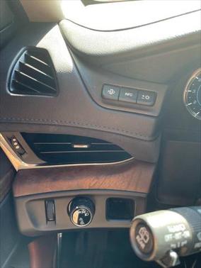 2016 Cadillac Escalade ESV Luxury
