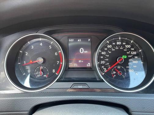 2017 Volkswagen Golf GTI 2.0T SE 4-Door