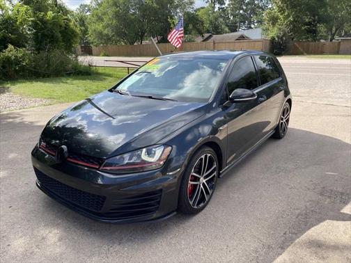 2017 Volkswagen Golf GTI 2.0T SE 4-Door
