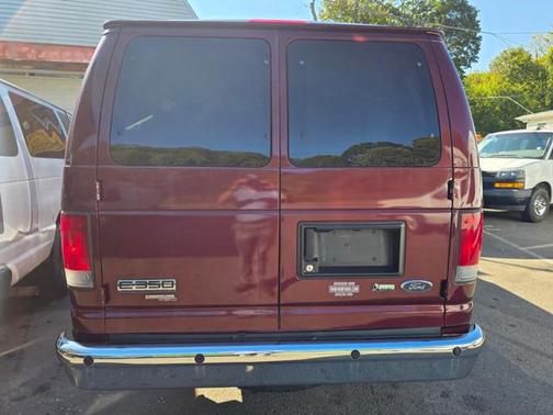 2010 Ford E350 Super Duty XL