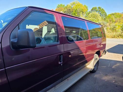 2010 Ford E350 Super Duty XL