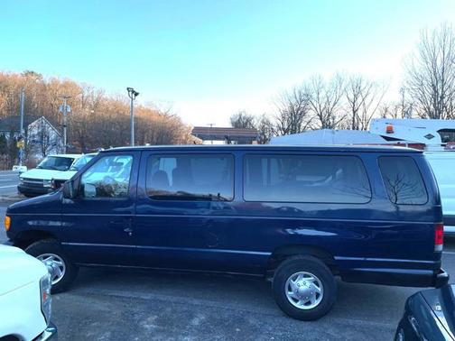 2007 Ford E350 Super Duty XL Wagon
