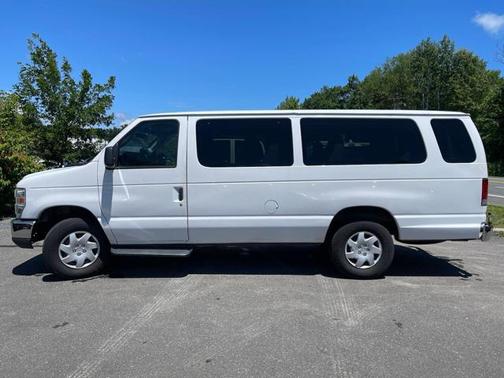 2013 Ford E350 Super Duty XLT