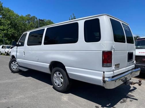2013 Ford E350 Super Duty XLT