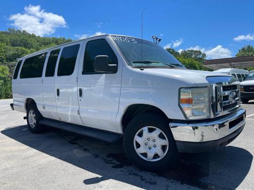 2013 Ford E350 Super Duty XLT