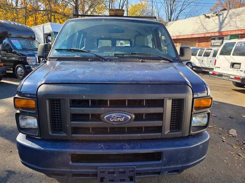 2009 Ford E150 XLT Wagon