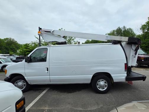2005 Ford E350 Super Duty Base