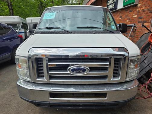 2012 Ford E350 Super Duty XLT