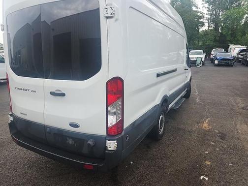 2015 Ford Transit-250 Base