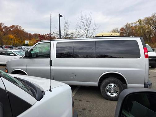 2017 Chevrolet Express 2500 LT