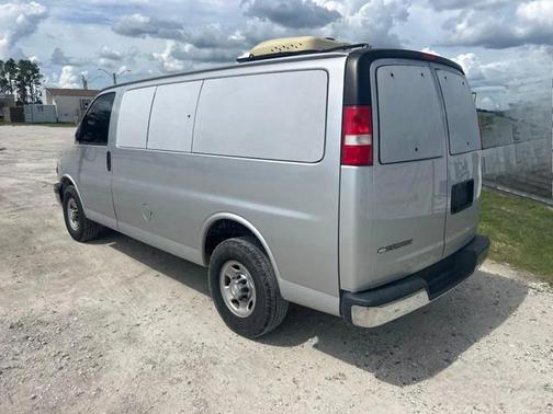 2017 Chevrolet Express 2500 LT