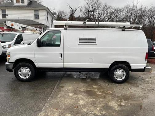 2008 Ford E350 Super Duty Base