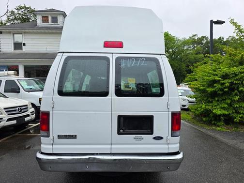 2008 Ford E350 Super Duty Base