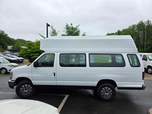 2008 Ford E350 Super Duty Base