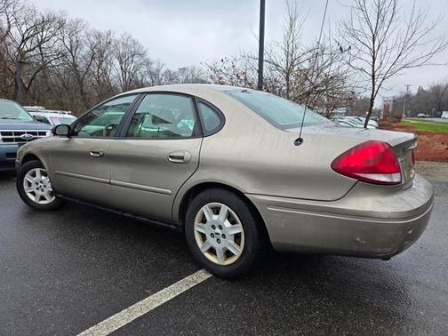 2007 Ford Taurus SE