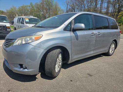 2012 Toyota Sienna XLE