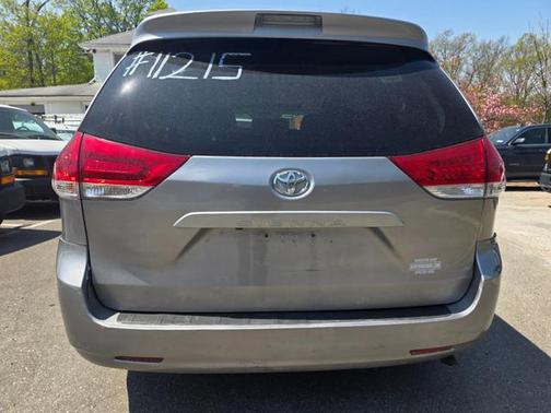 2012 Toyota Sienna XLE