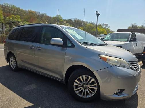 2012 Toyota Sienna XLE
