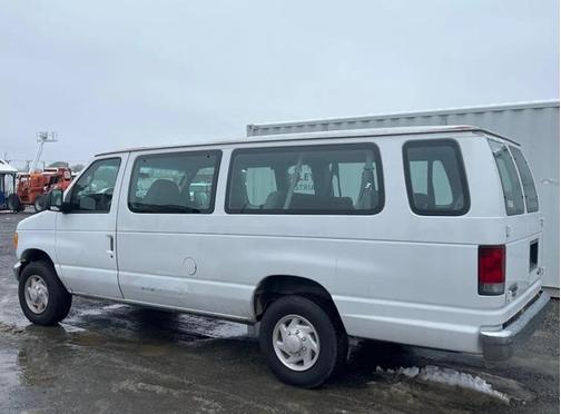 2006 Ford E350 Super Duty Base
