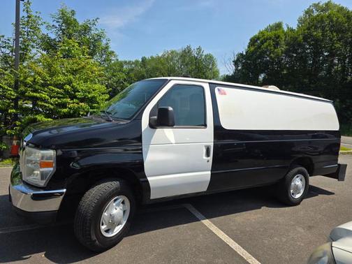 2009 Ford E350 Super Duty Base
