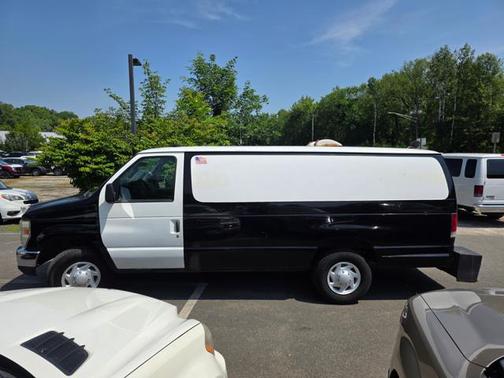 2009 Ford E350 Super Duty Base