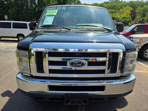 2009 Ford E350 Super Duty Base