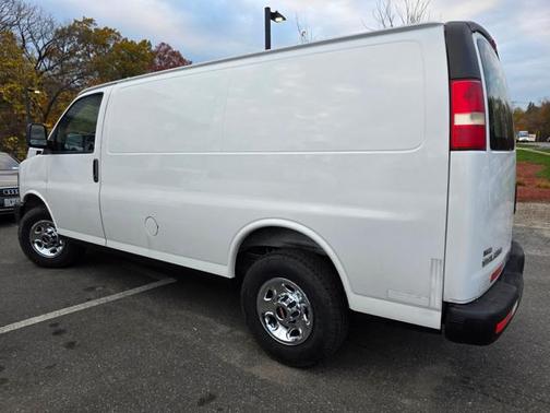 2010 GMC Savana 2500 Work Van