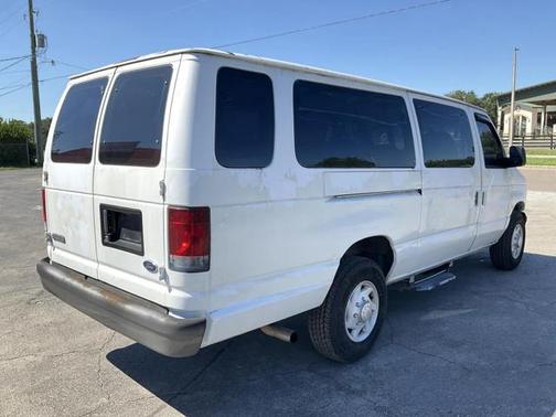 2007 Ford E350 Super Duty Base