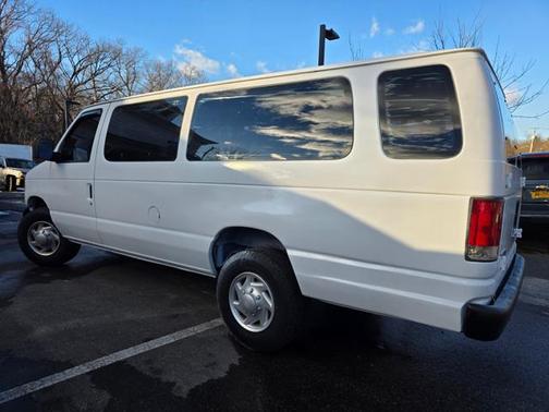 2007 Ford E350 Super Duty Base