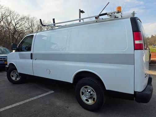 2011 Chevrolet Express 2500 Work Van