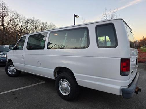 2011 Ford E350 Super Duty XL
