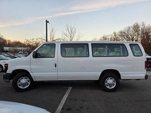 2011 Ford E350 Super Duty XL