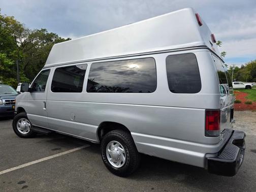 2012 Ford E350 Super Duty XL