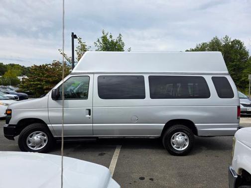 2012 Ford E350 Super Duty XL