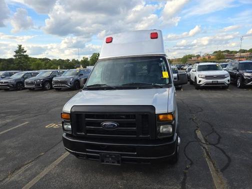 2012 Ford E350 Super Duty XL