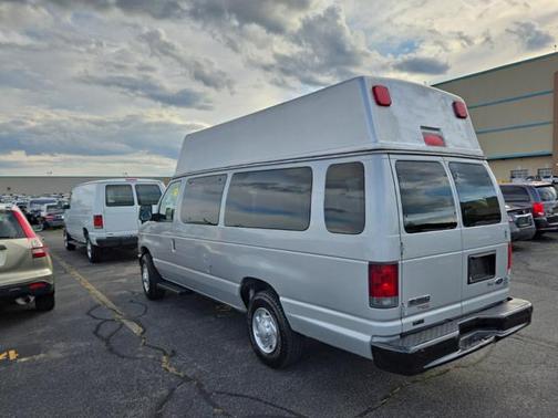 2012 Ford E350 Super Duty XL