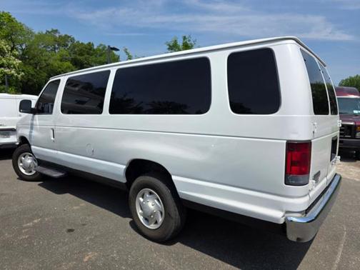 2009 Ford E350 Base
