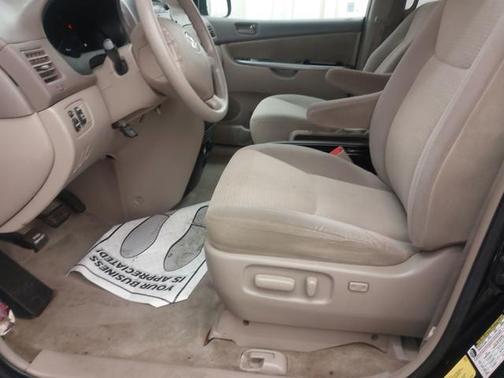 2010 Toyota Sienna LE