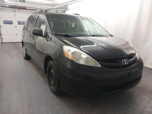 2010 Toyota Sienna LE
